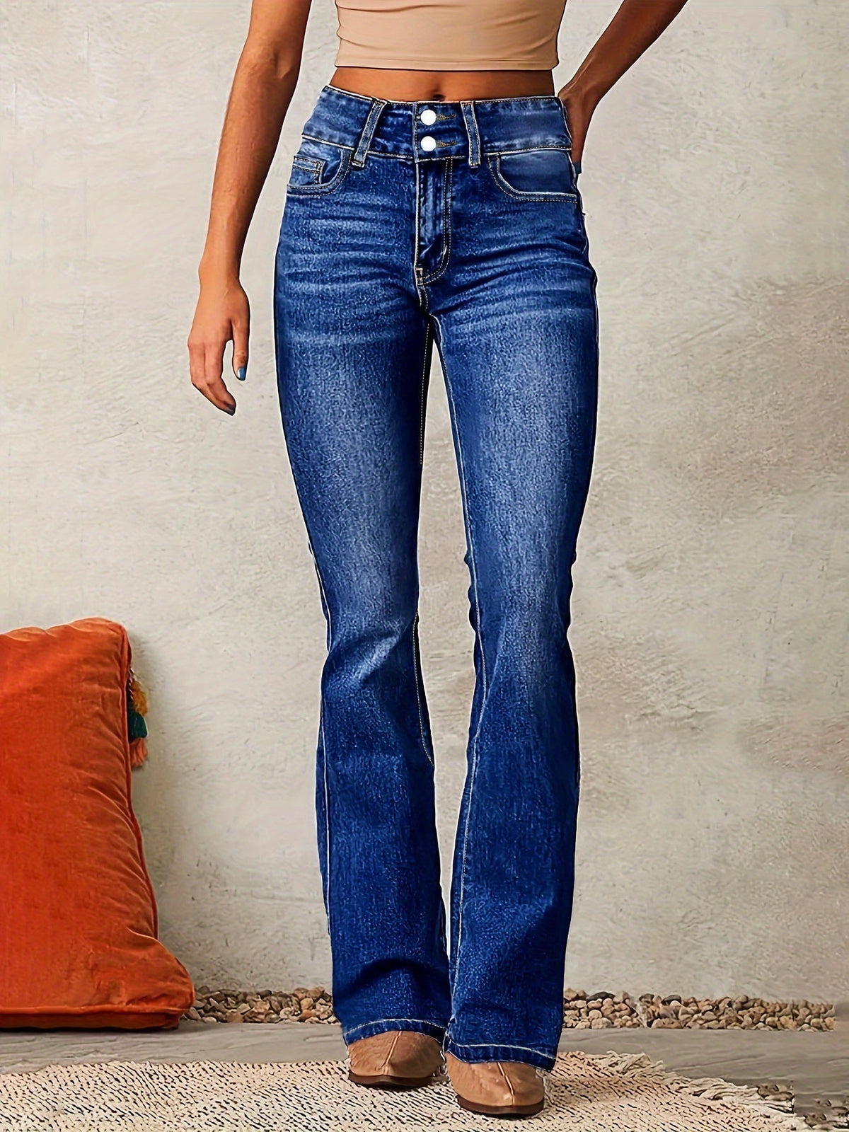 Women’s High-Waisted Flared Jeans – Full-Length Figure-Skimming Denim with Double-Button Waist for Casual Workwear Weekend Travel and Everyday Transitional Styling