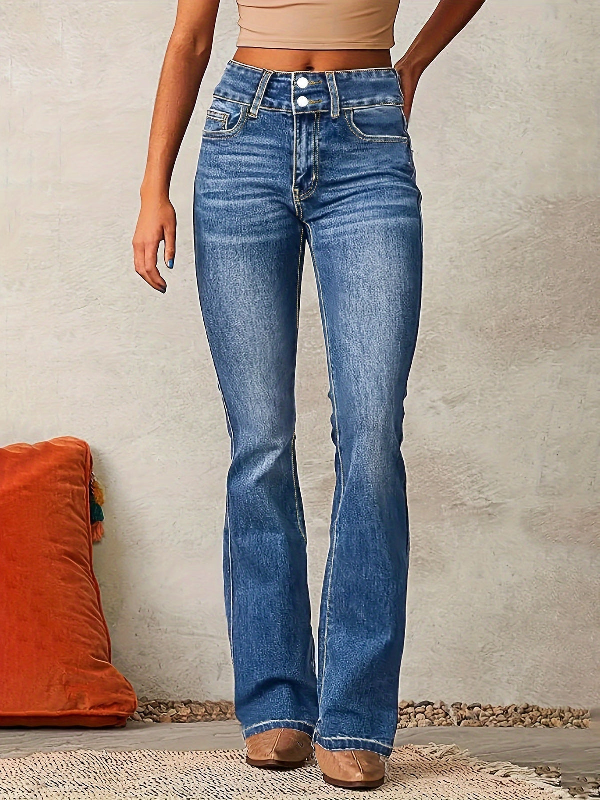 Women’s High-Waisted Flared Jeans – Full-Length Figure-Skimming Denim with Double-Button Waist for Casual Workwear Weekend Travel and Everyday Transitional Styling