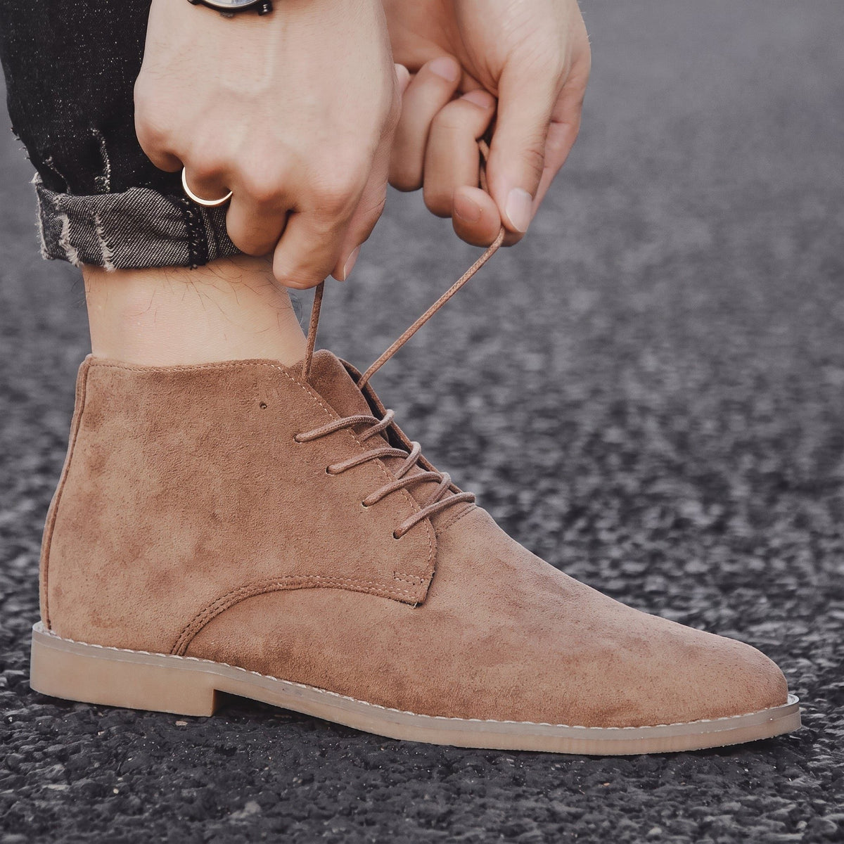 Lace-Up Chukka Boots with Pointed Toe for Men