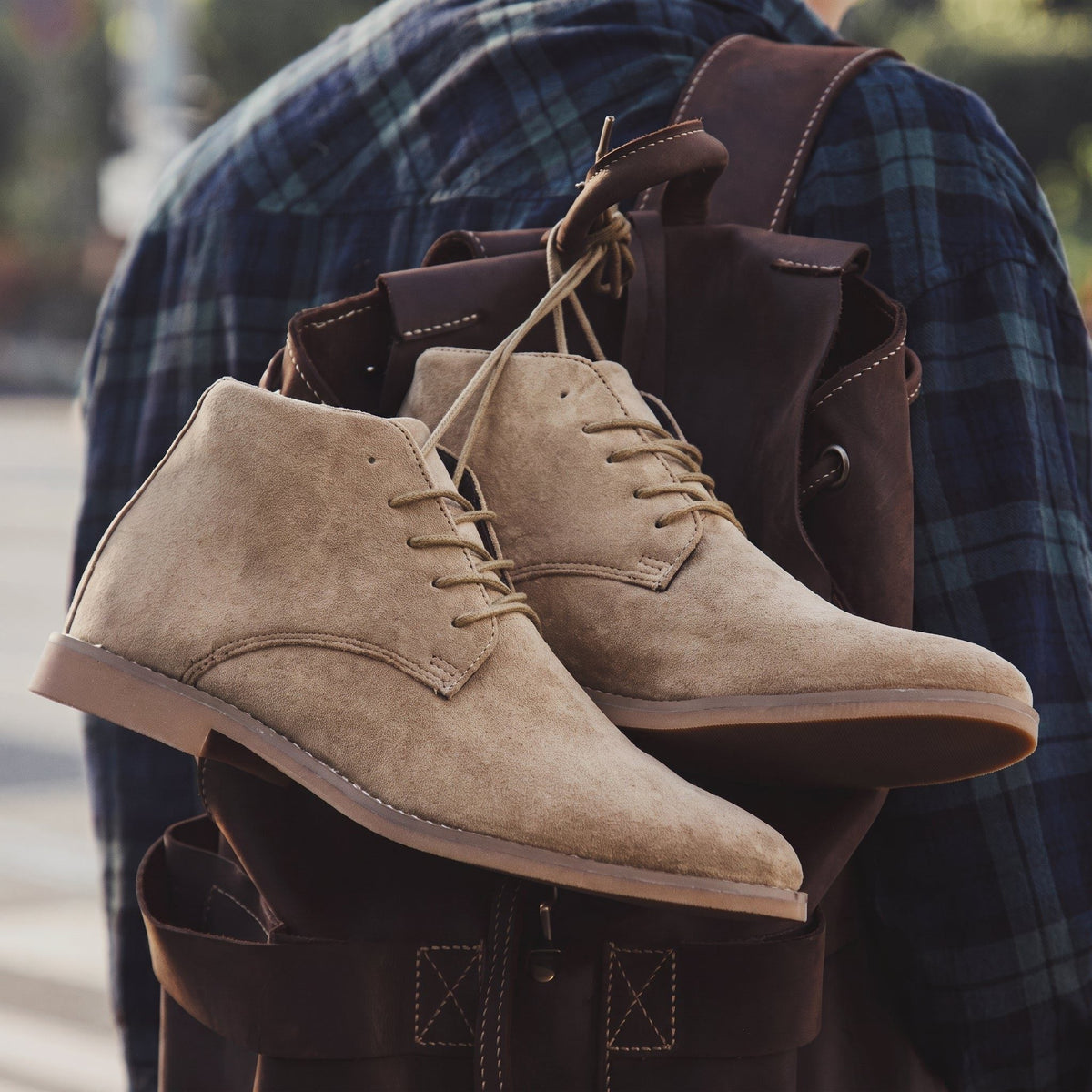 Lace-Up Chukka Boots with Pointed Toe for Men