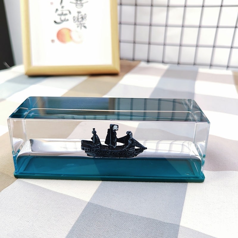 Unsinkable Ship Fluid Drift Bottle with LED Light Base