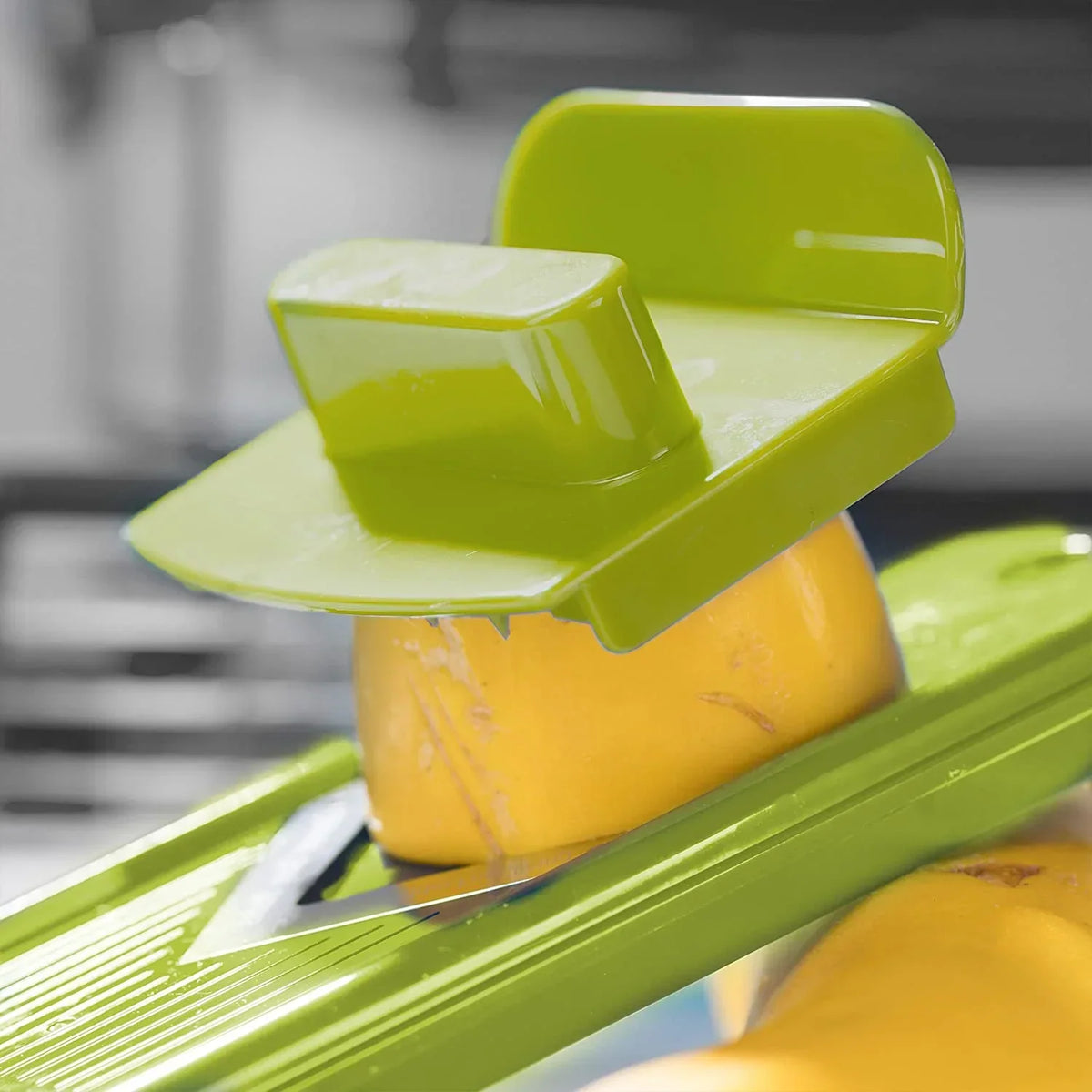 Mandoline Slicer | 8 Interchangeable Rust-Resistant Stainless Blades & Hand Guard | 1.4L Catch Container