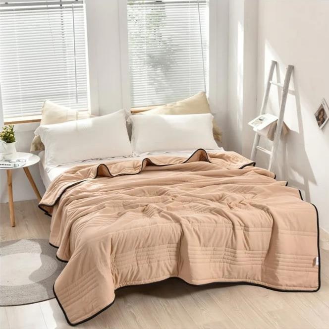 Cooling Throw Blanket with Channel Quilting and Summer Design