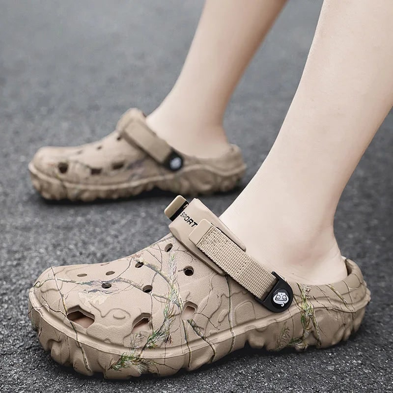 Men's Foam Clogs with Adjustable Heel Strap and Ventilation Holes