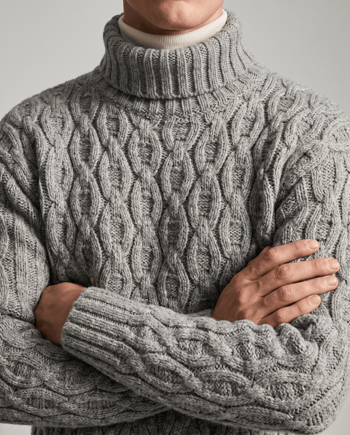 Honeycomb Cable-Knit Turtleneck Sweater – Long Sleeve, Slim Fit & Ribbed Trim | Lukas
