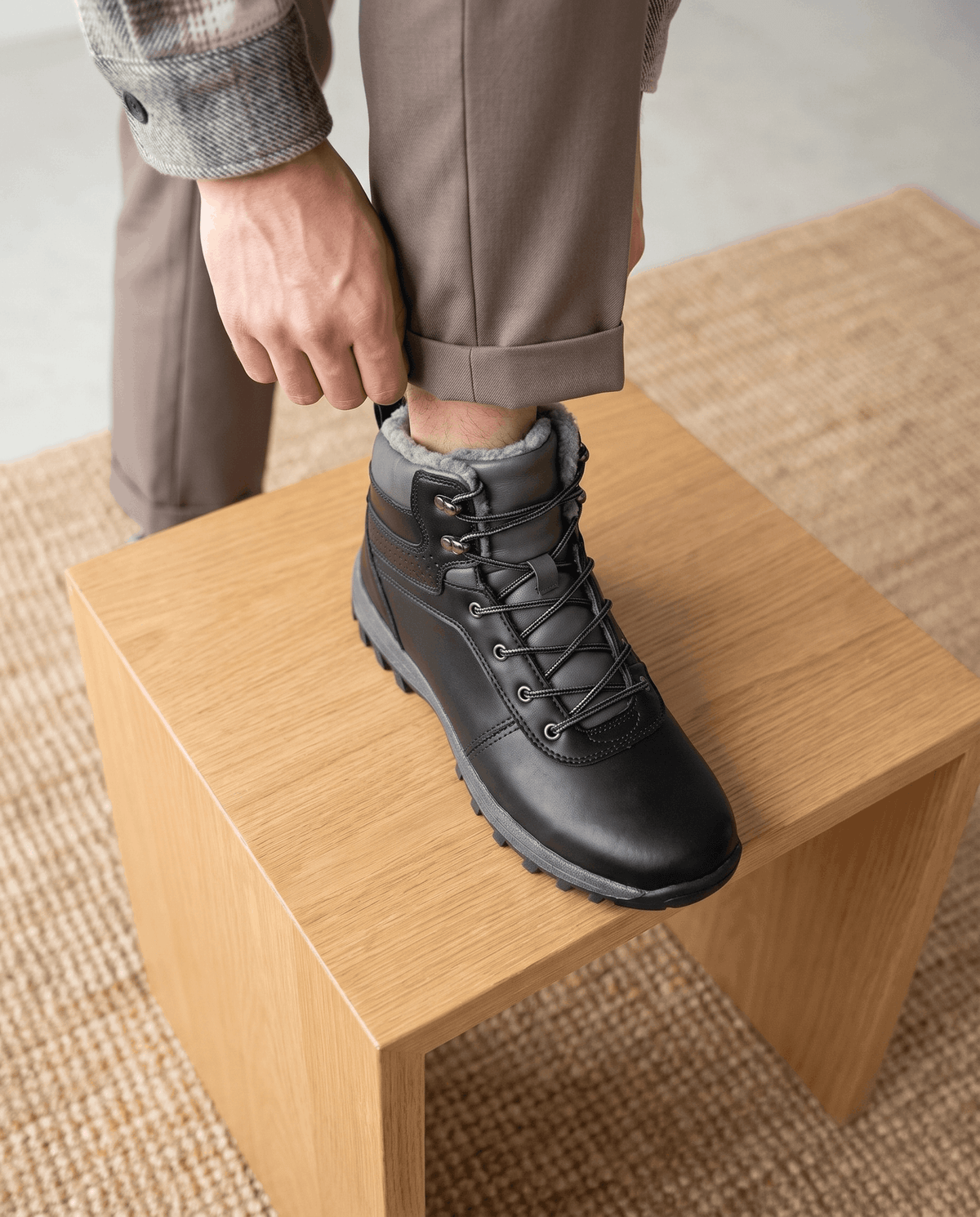 Fleece-Lined Lace-Up Ankle Boots – Lug Sole, Cushioned Insole & Leather-Look | Ellsworth