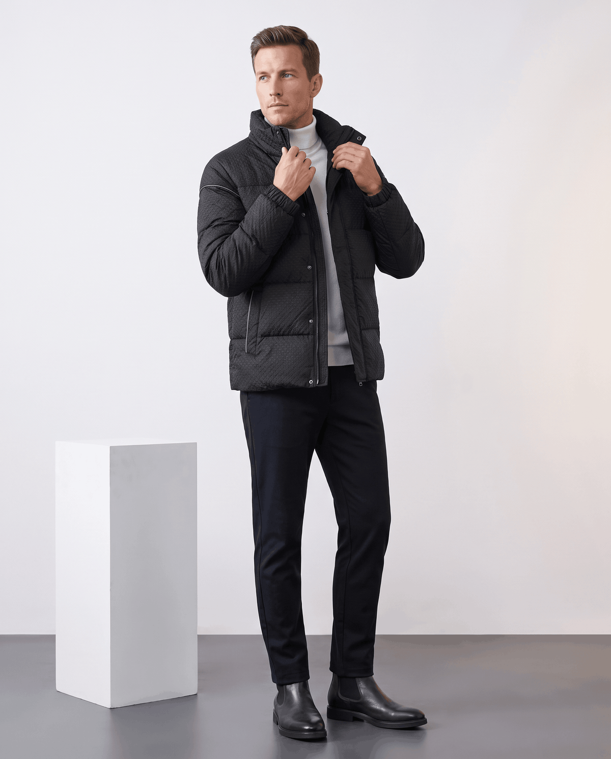 Short Puffer Jacket – Textured Shell, Stand Collar & Ribbed Cuffs | Holloway