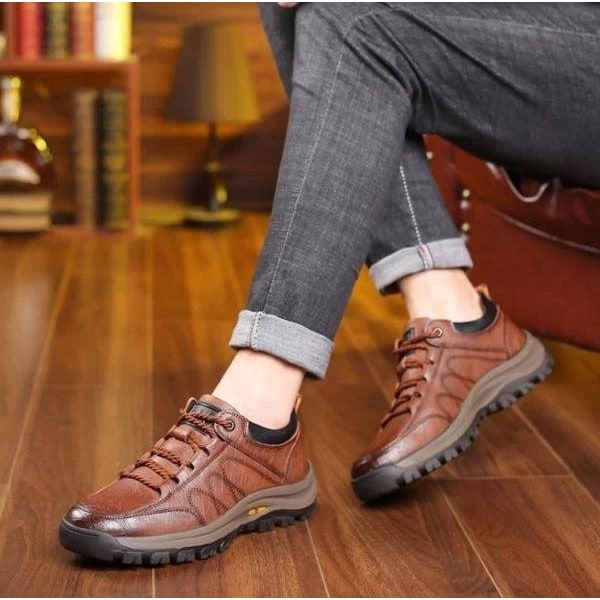 Men's Walking Shoes Comfortable Low Top Leather with Lugged Sole