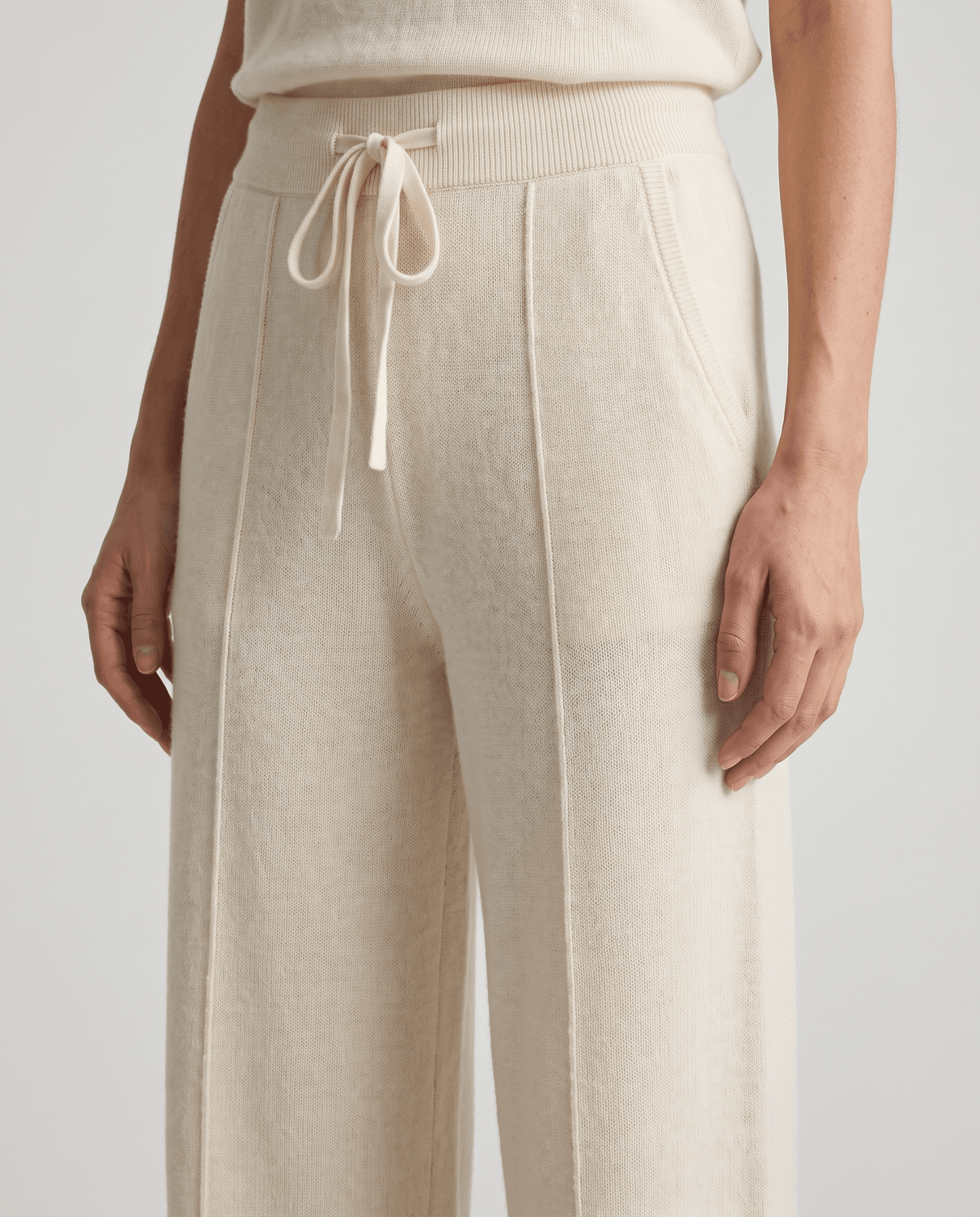 Merino Wool Wide-Leg Pants – High-Waisted, Drawstring Tie & Pintuck Seams | Ottilie