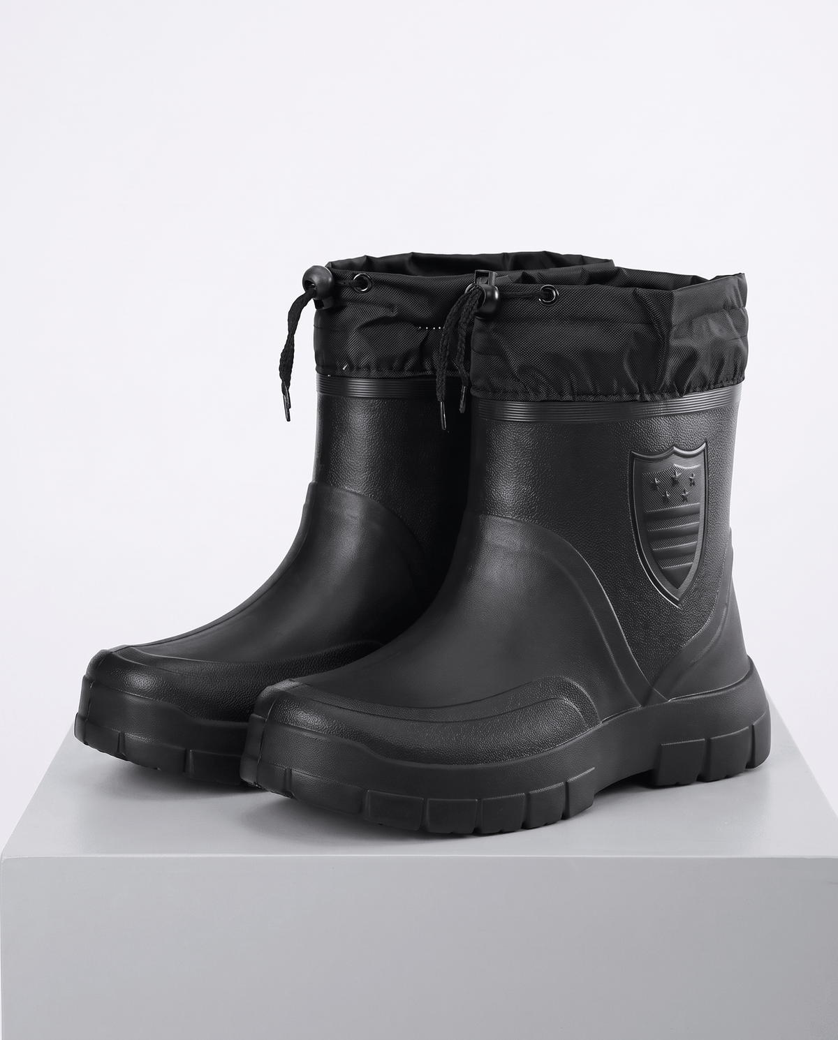 Mid-Calf Rain Boots – Drawstring Collar & Tread Sole | Ivar