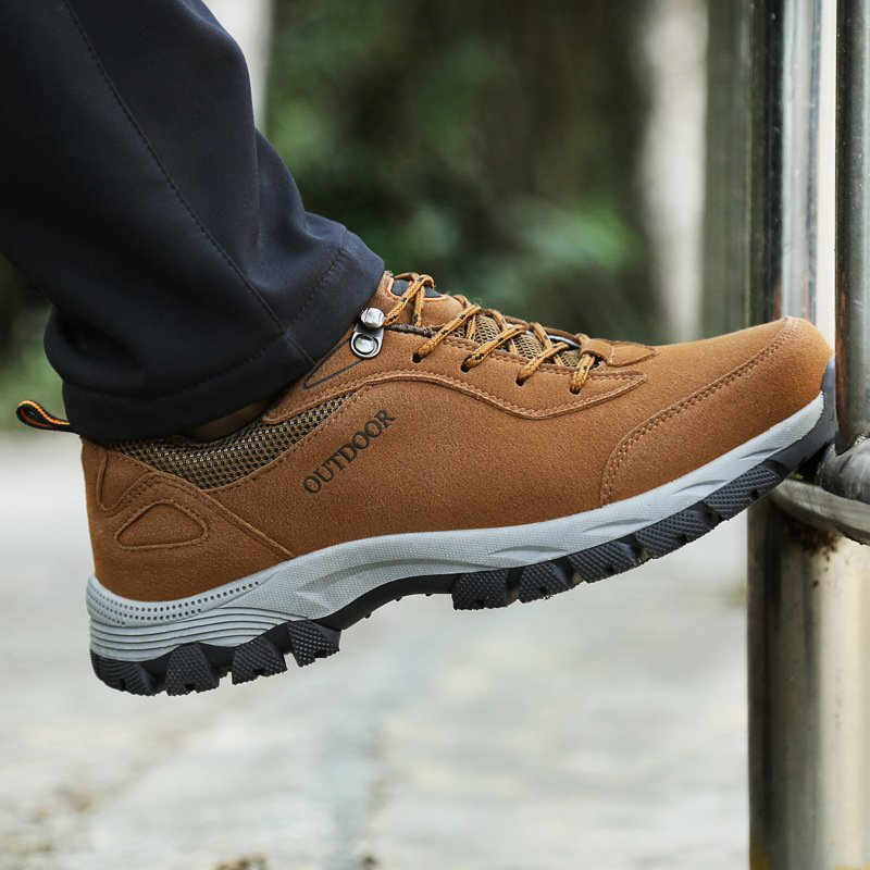 Men’s Low-Top Walking & Hiking Shoes