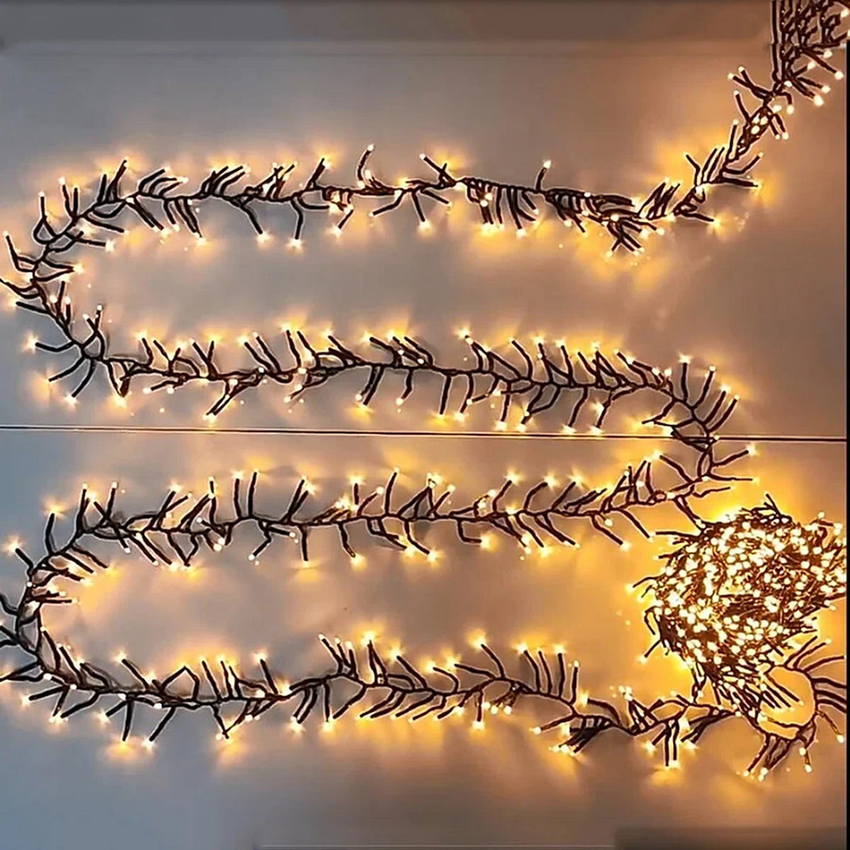 Outdoor Christmas Lights - Warm White Cluster Lights with 8 Modes