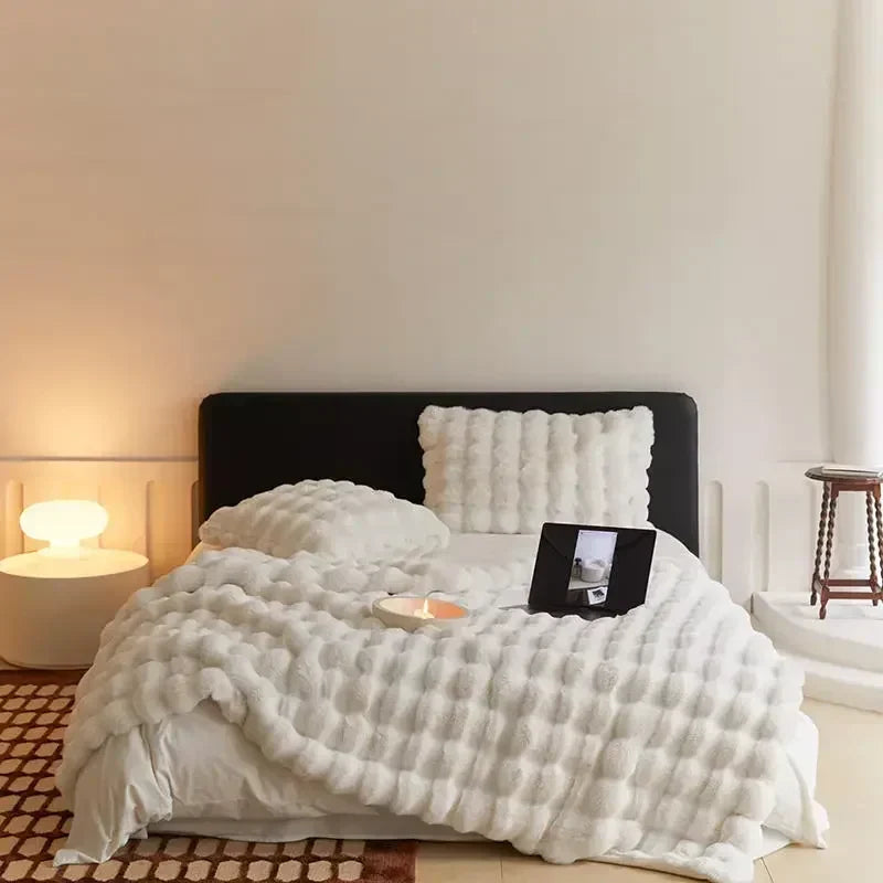 Plush Blanket | Soft Plush & Wool-Blend | Machine Washable