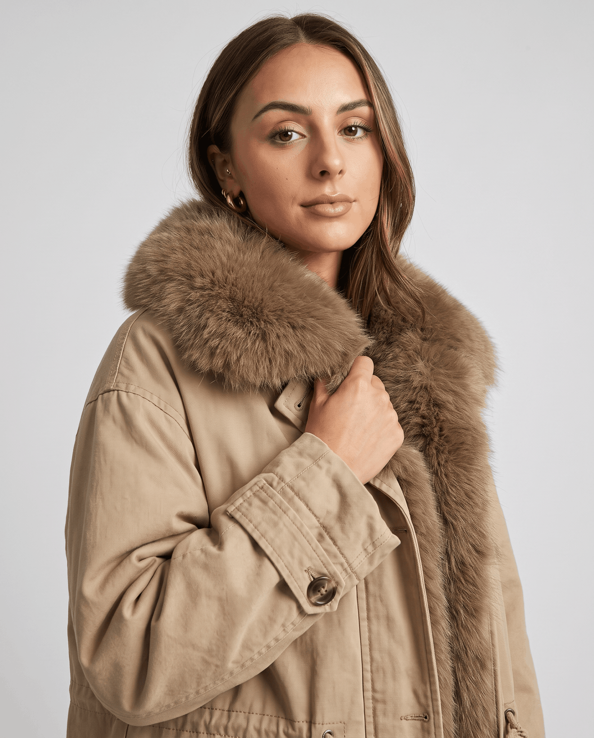 Plush-Collar Cotton Parka – Cargo Pockets, Drawstring Waist & Padded Lining | Livia
