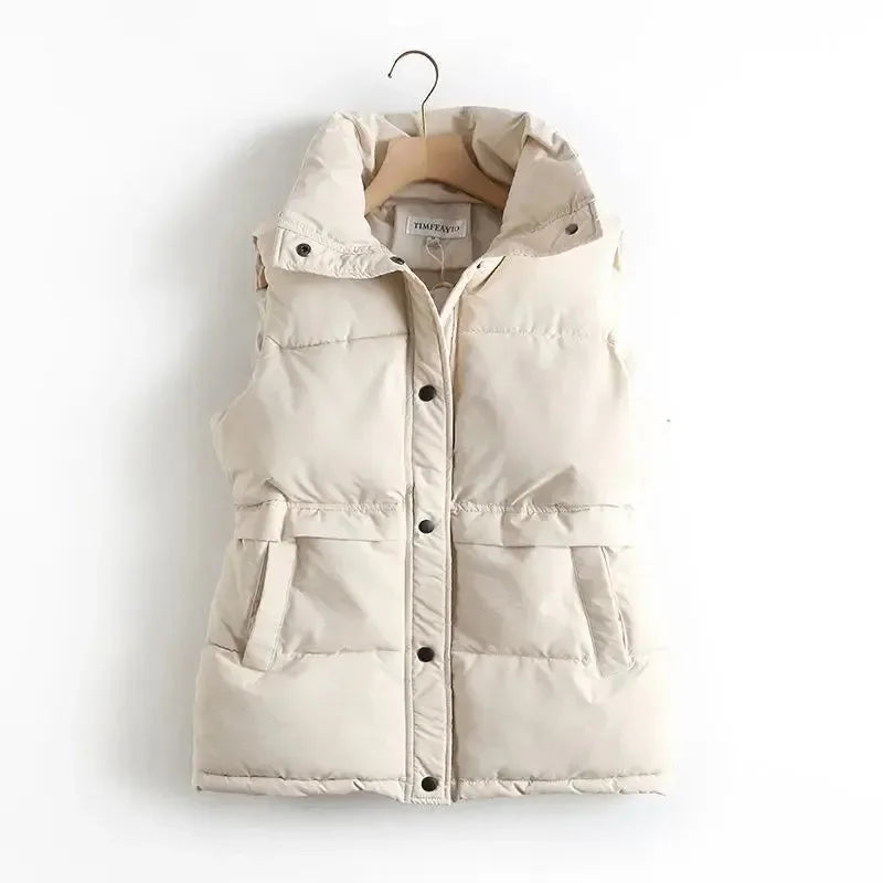 Women's Padded Puffer Gilet with High Stand Collar and Snap Button Fastening – Warm Sleeveless Quilted Bodywarmer with Flap Pockets for Comfortable Casual Autumn Winter Layering and Everyday Outdoor Wear