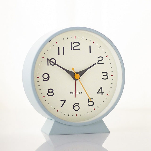 Retro Analog Alarm Clock with Silent Quartz Movement and Backlight