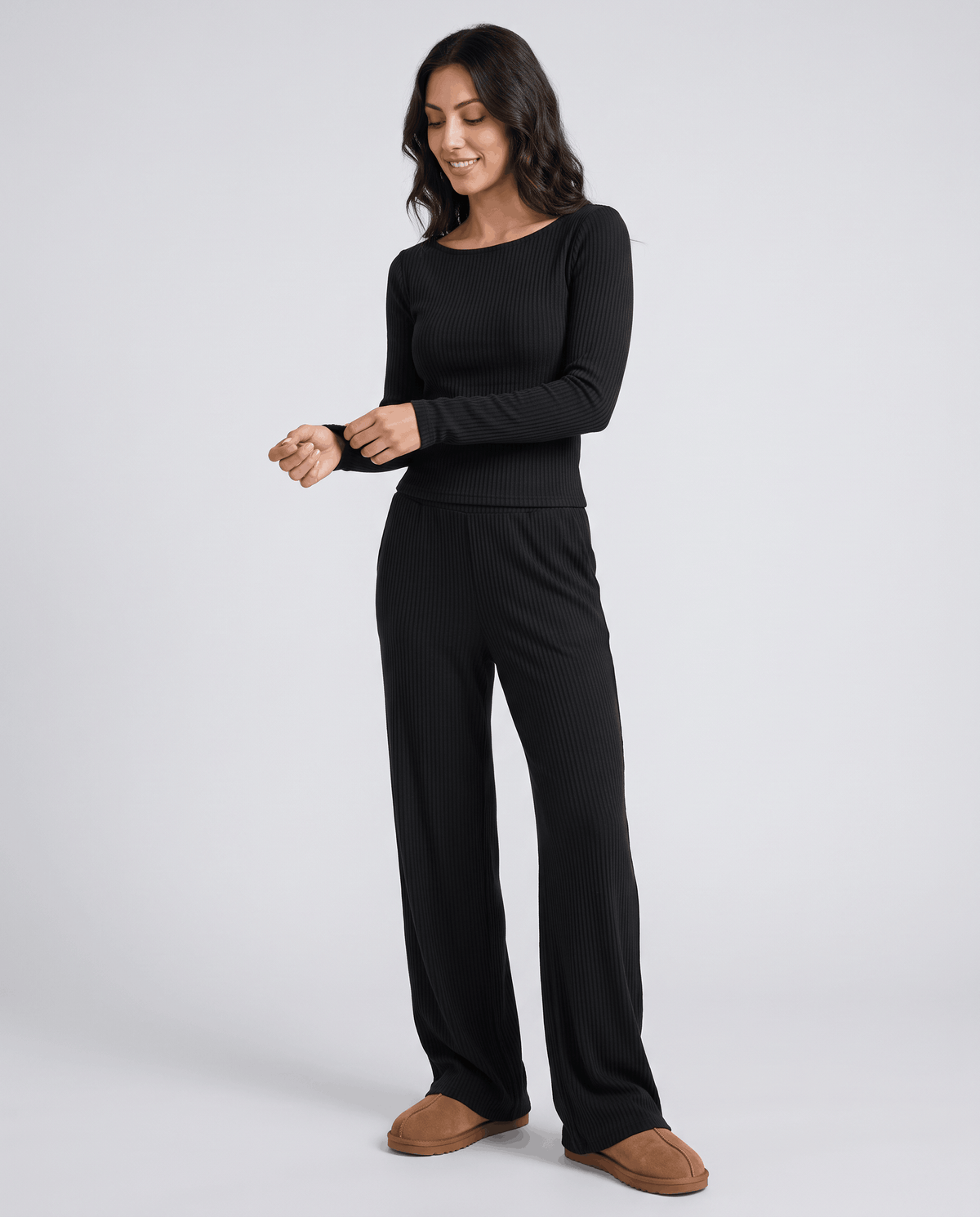 Ribbed Knit Two-Piece Lounge Set – Long-Sleeve Crew-Neck Top, Wide-Leg Pants & Pockets | Lotte