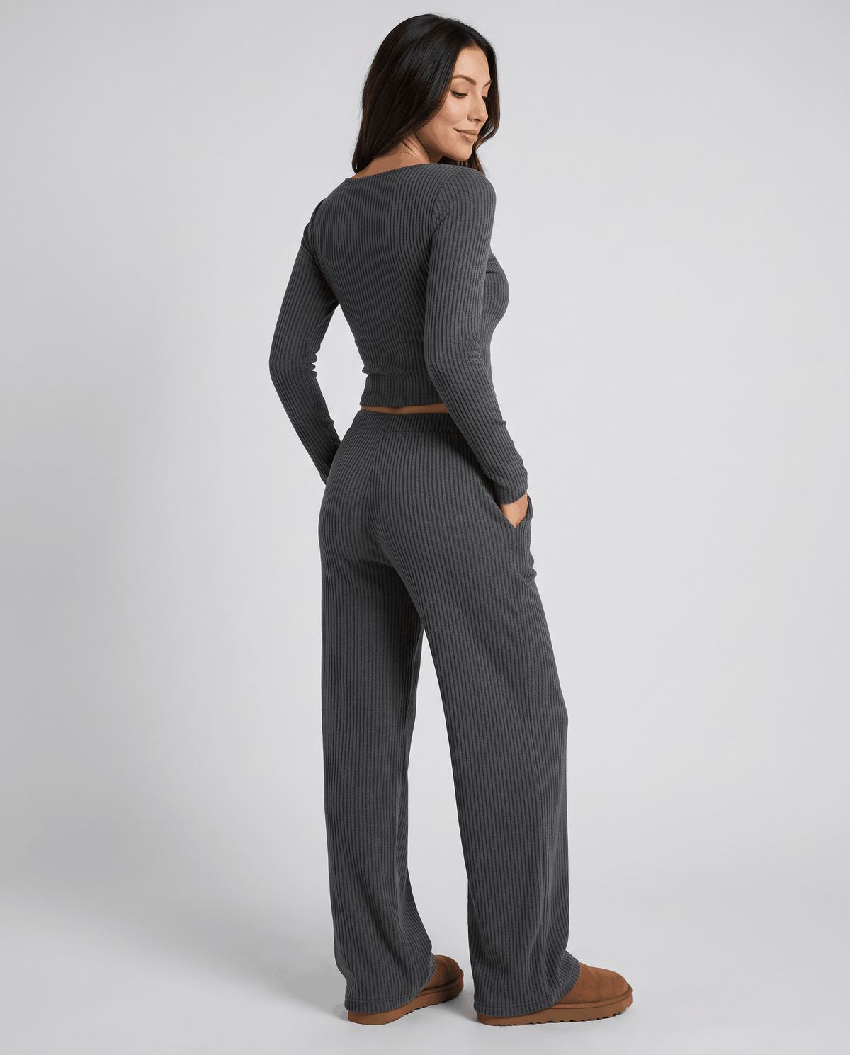 Ribbed Knit Two-Piece Lounge Set – Long-Sleeve Crew-Neck Top, Wide-Leg Pants & Pockets | Lotte