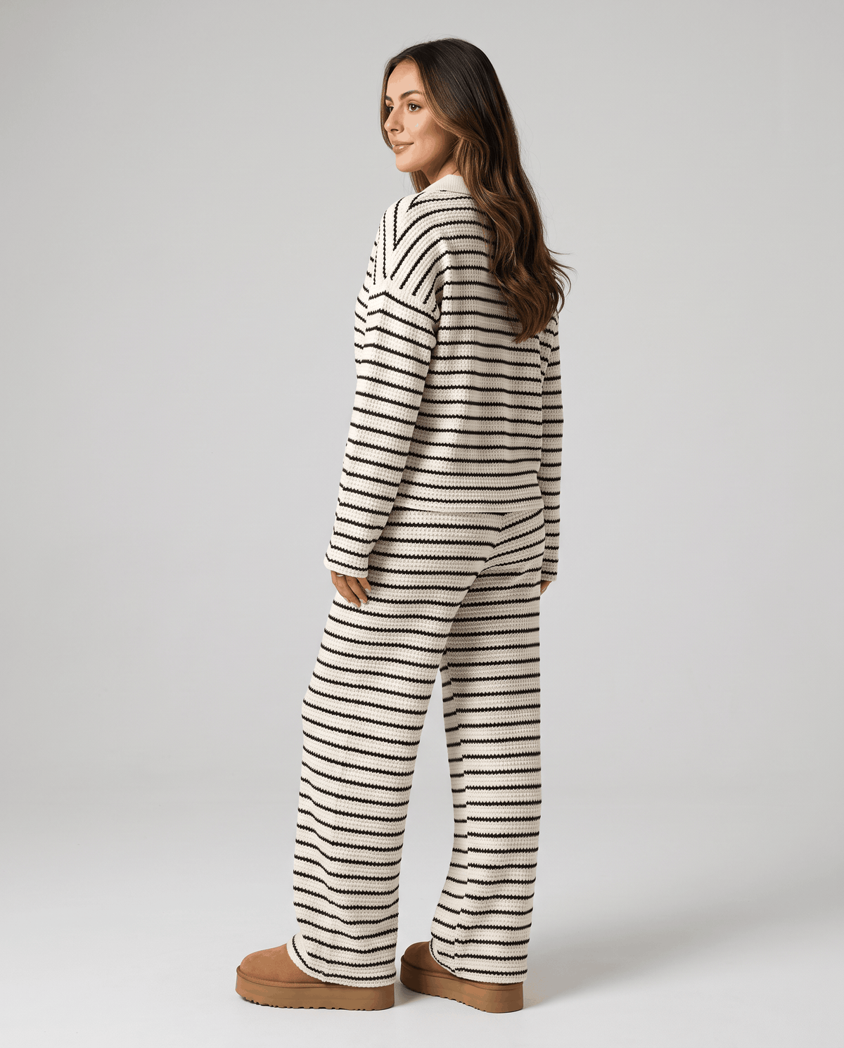 Striped Loungewear Set – Collared V-Neck Knit Top, Wide-Leg Pants & Relaxed Fit | Tessa
