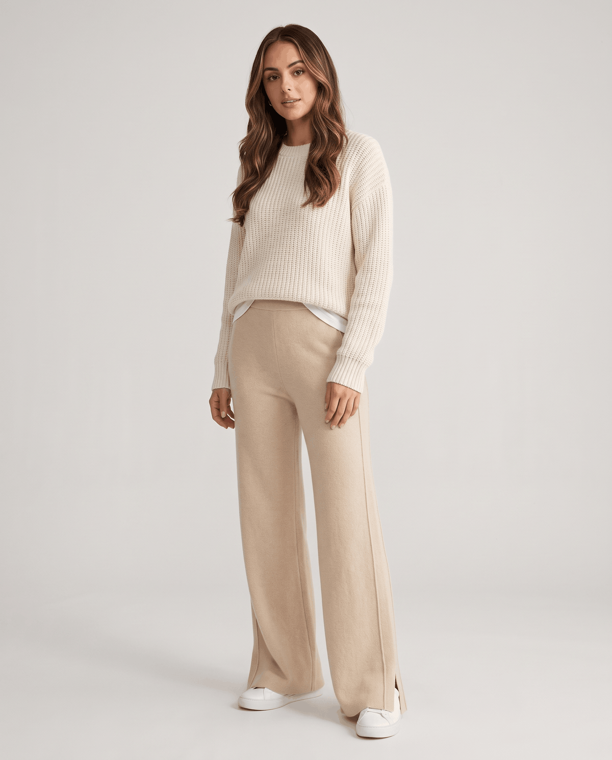 Tailored Merino Wool Sweatpants – Straight-Leg, Side Pockets & Split Hem | Isla
