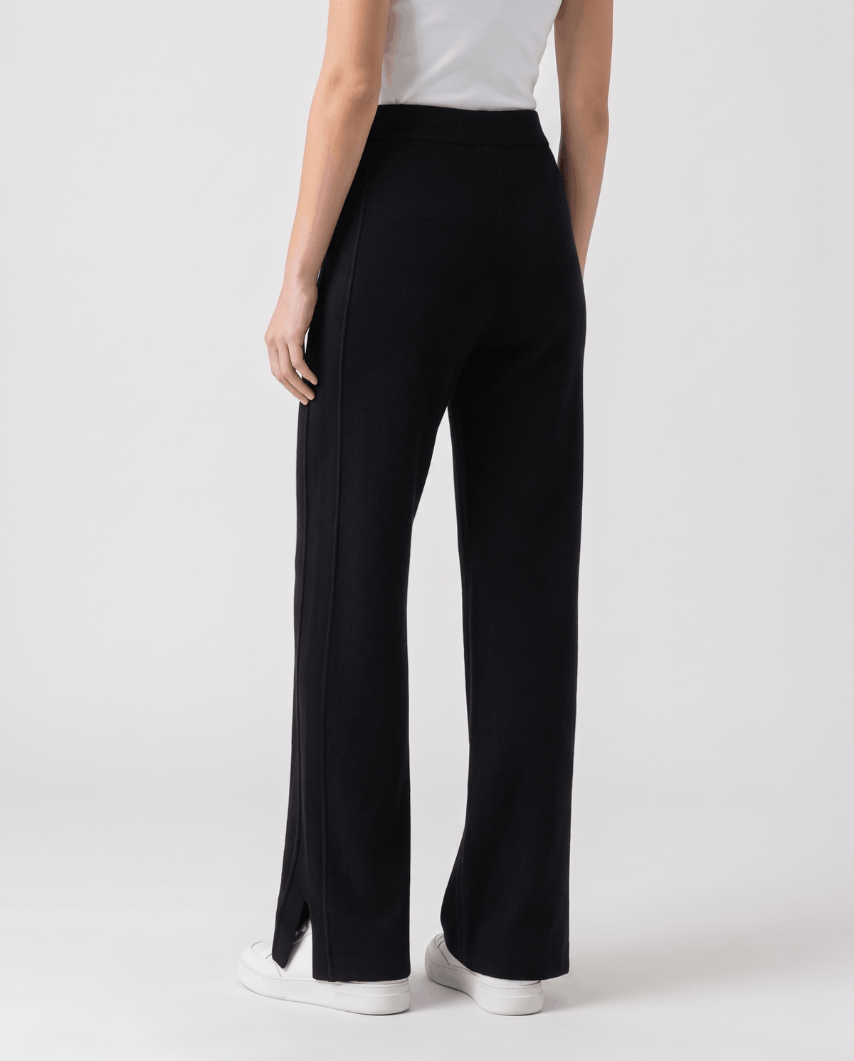 Tailored Merino Wool Sweatpants – Straight-Leg, Side Pockets & Split Hem | Isla