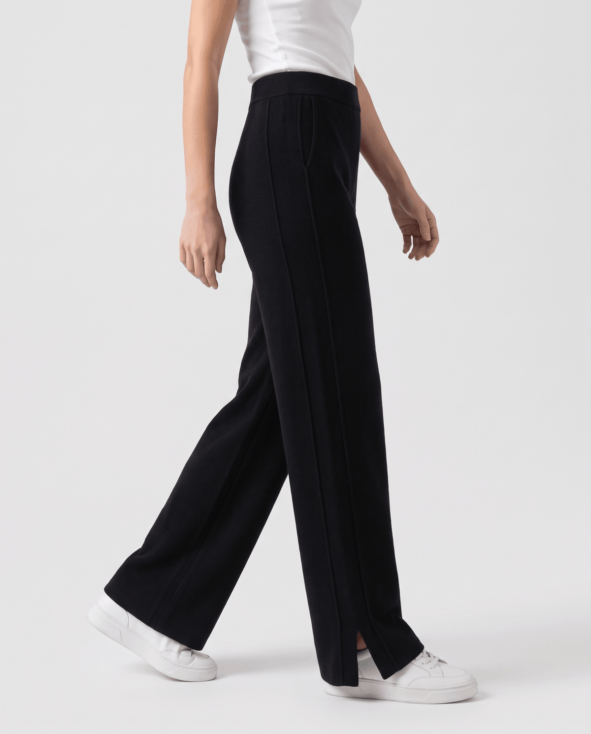Tailored Merino Wool Sweatpants – Straight-Leg, Side Pockets & Split Hem | Isla