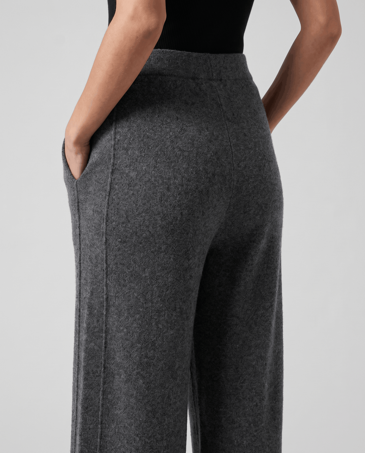 Tailored Merino Wool Sweatpants – Straight-Leg, Side Pockets & Split Hem | Isla