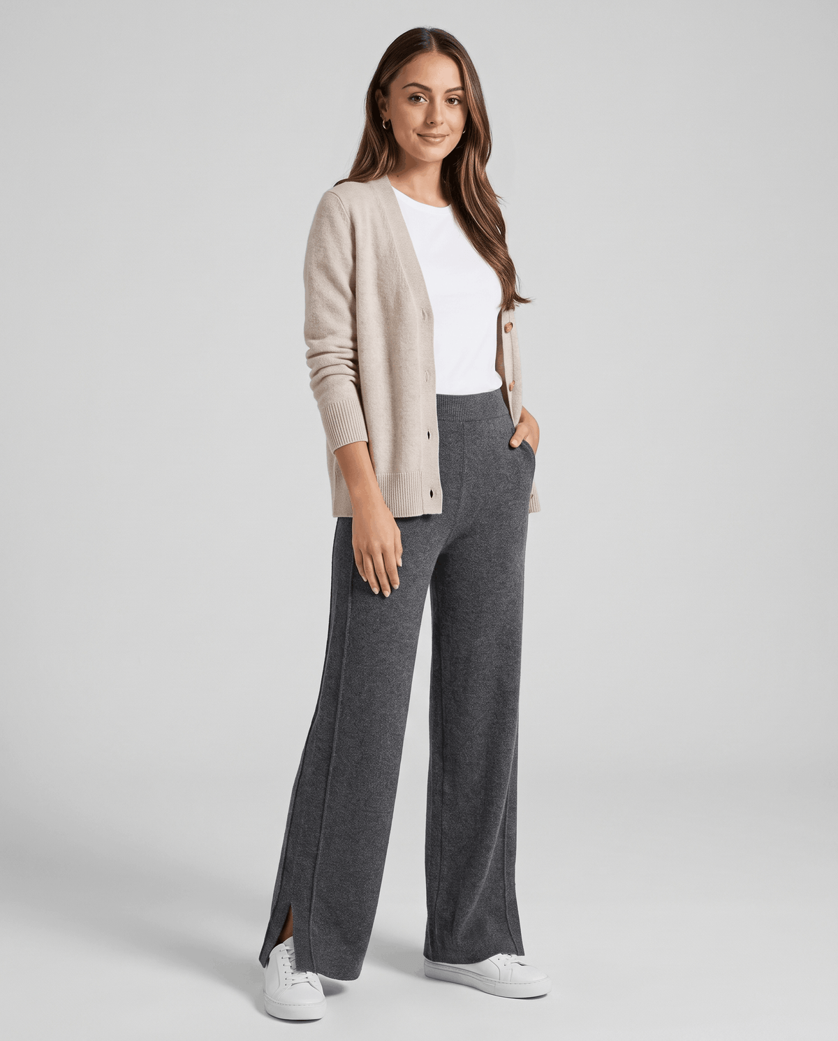 Tailored Merino Wool Sweatpants – Straight-Leg, Side Pockets & Split Hem | Isla