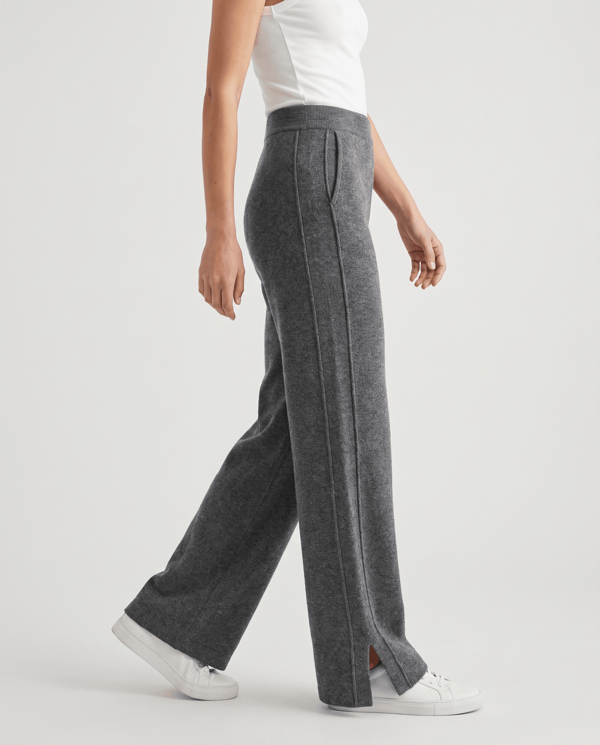 Tailored Merino Wool Sweatpants – Straight-Leg, Side Pockets & Split Hem | Isla