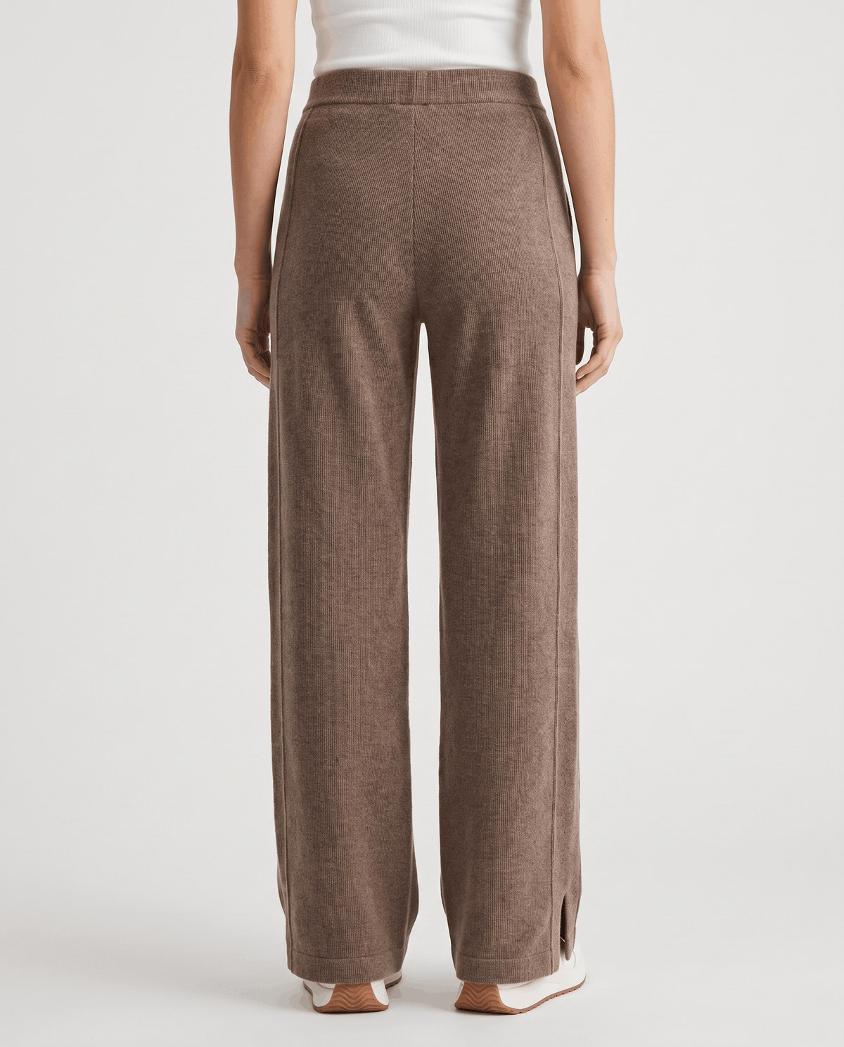 Tailored Merino Wool Sweatpants – Straight-Leg, Side Pockets & Split Hem | Isla