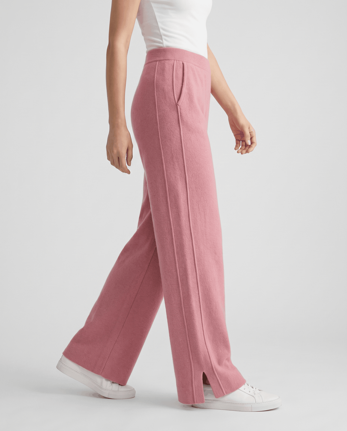 Tailored Merino Wool Sweatpants – Straight-Leg, Side Pockets & Split Hem | Isla