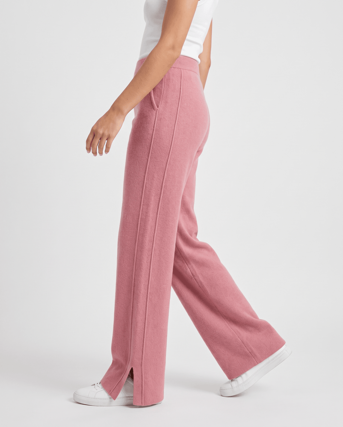 Tailored Merino Wool Sweatpants – Straight-Leg, Side Pockets & Split Hem | Isla