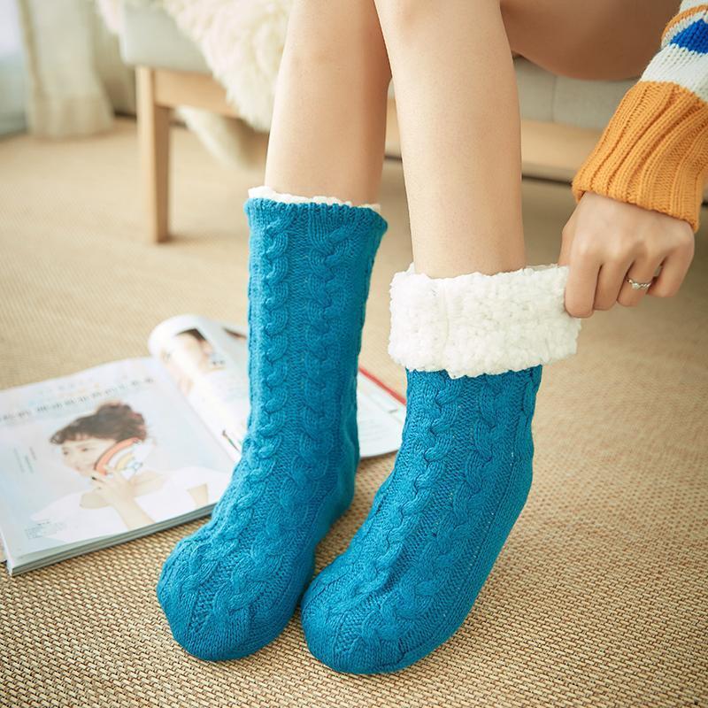 Unisex Slipper Socks with Non-Slip Soles – Warm and Cosy
