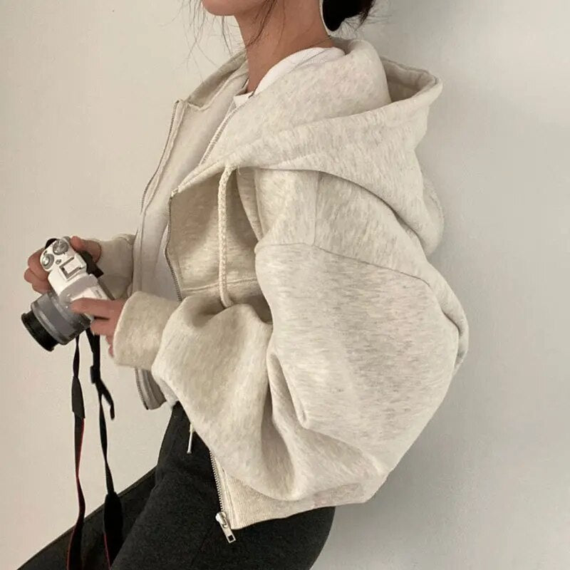 Women's Oversized Cropped Zip-Up Hoodie with Adjustable Drawstring Hood and Dropped Shoulders – Soft Cotton Blend Long Sleeve Sweatshirt with Ribbed Hem and Relaxed Boxy Fit for Casual Streetwear and Everyday Layering