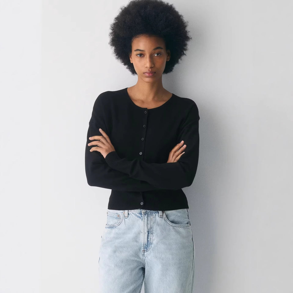 Women's Cropped Ribbed Knit Cardigan with Button Placket
