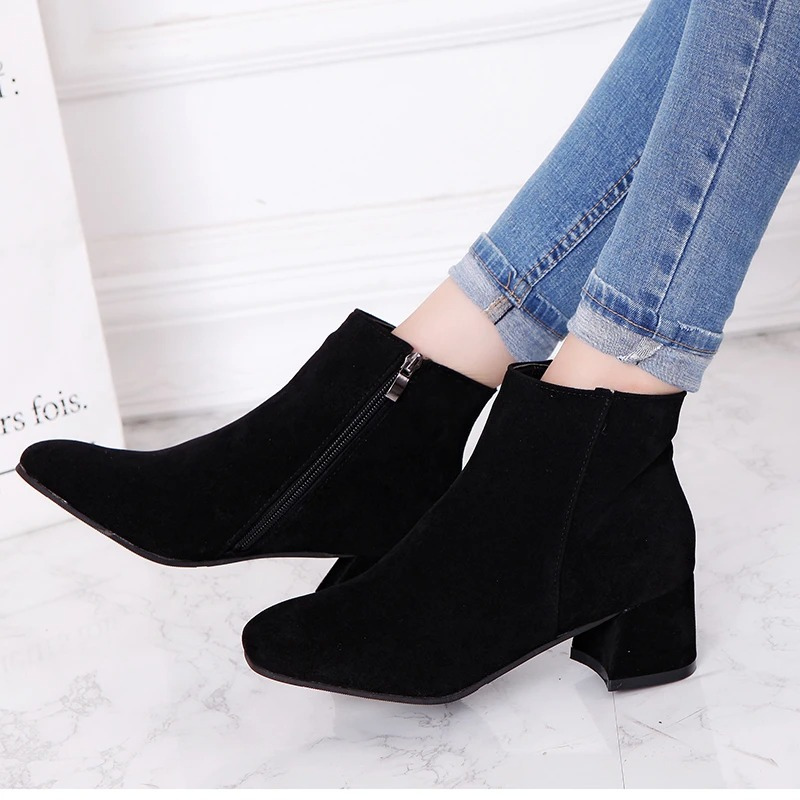 Women's Ankle Boots with Block Heel and Zipper Closure