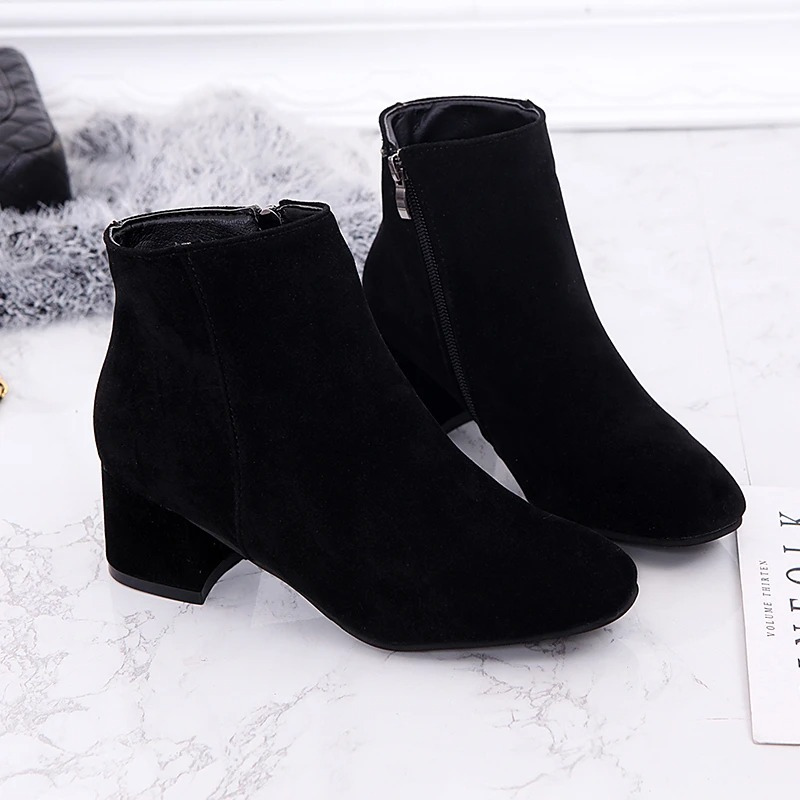 Women's Ankle Boots with Block Heel and Zipper Closure