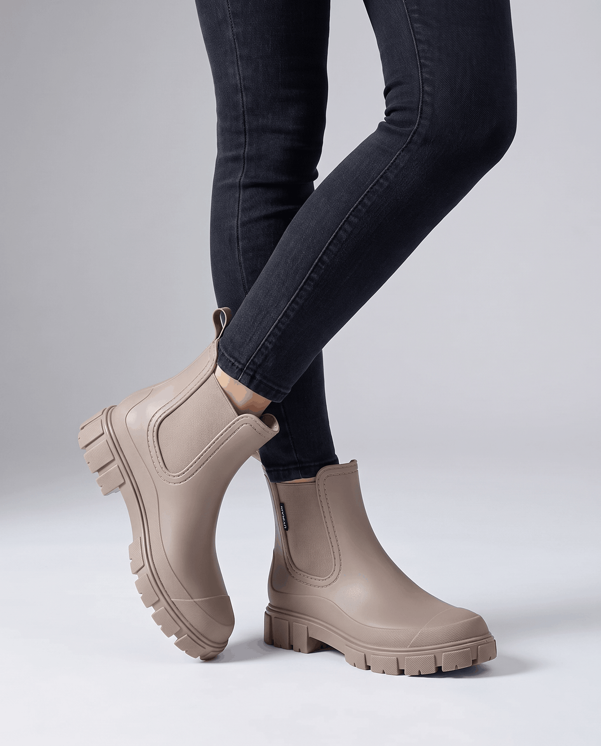 Chelsea Rain Boots for Women – Water-Repellent Shell & Lug Sole | Elodie