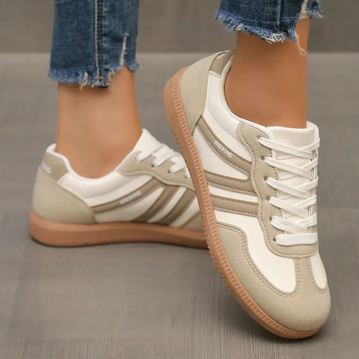 Women's Leopard Print Low-Top Lace-Up Sneakers